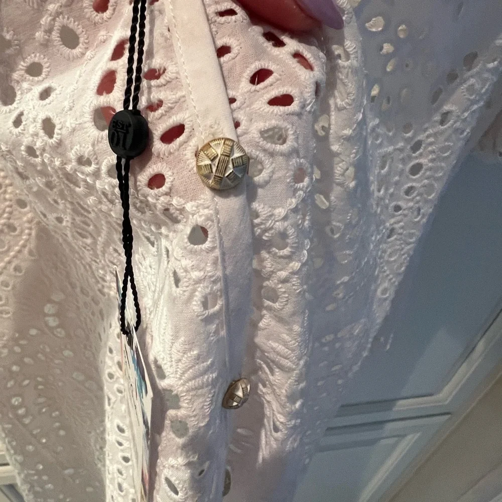NWT eyelet button-down blouse Robert Graham Mila XS - Picture 4 of 5